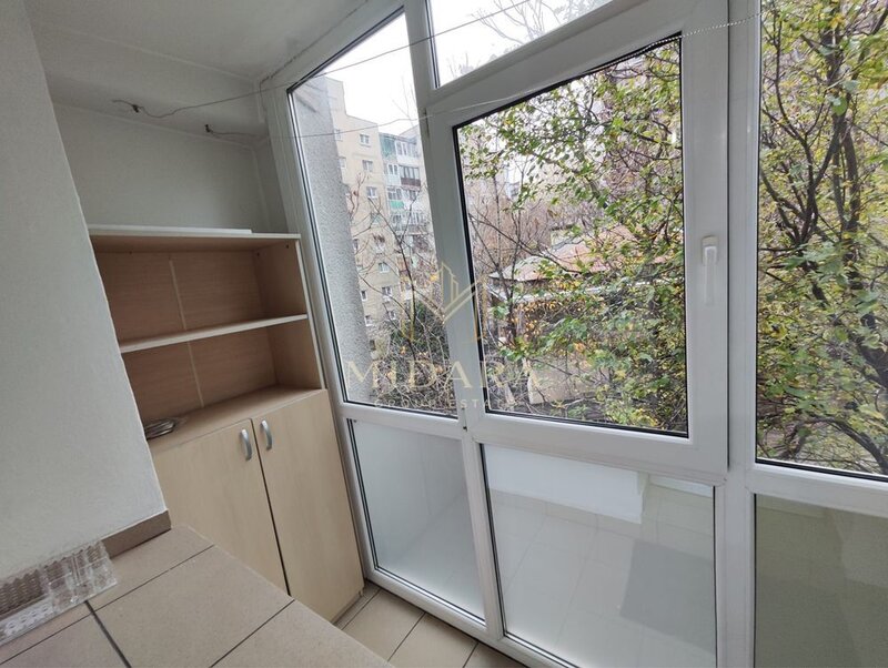 Tineretului, Metrou 2 minute, 2 camere, etaj 2, 500 €/luna.